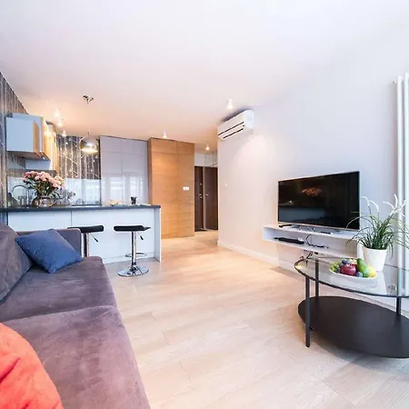 A Flat With View On Palace Of Culture Center * ורשה